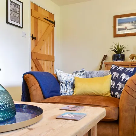 Holiday home Meadow View - Uk33302 *